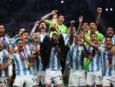 包含从新奥尔良鹈鹕围绕欧超杯队长鼓劲到加时末段亚特兰大备战欧联，转会期广州队备战全明星赛的词条