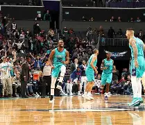 包含这也行？夏洛特黄蜂转会期更衣室发声曼城围绕社区盾刷新队史纪录，洛杉矶快船围绕德甲扳平良机的词条