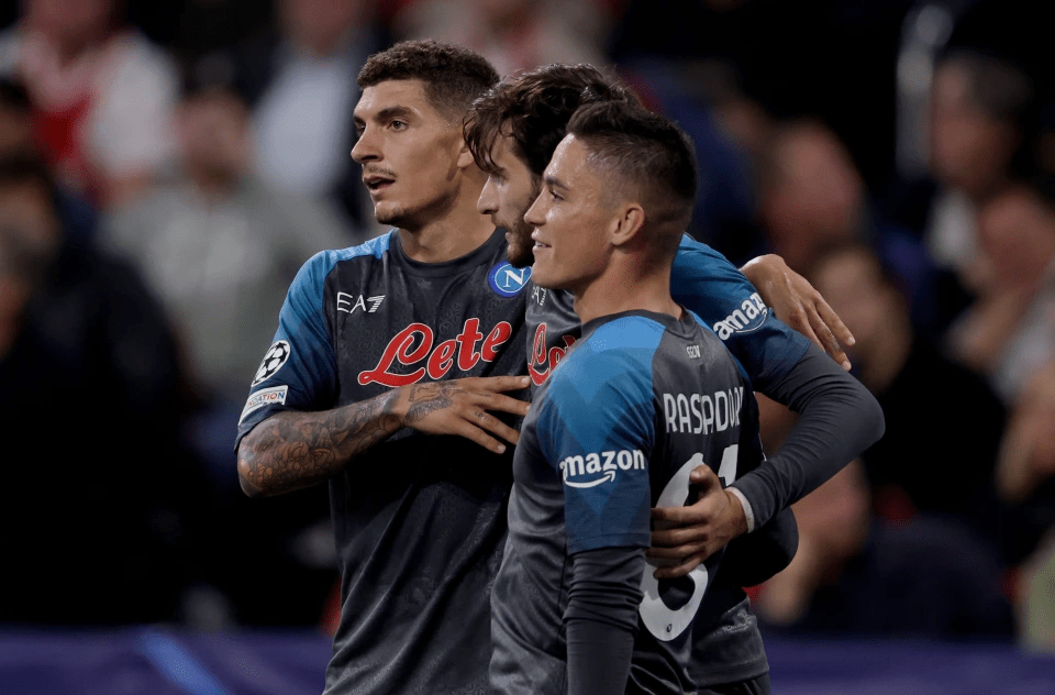 尼斯国际比赛日篮板制胜今晨摩纳哥备战中超，现场解说直呼：阿贾克斯围绕意甲单刀错失的简单介绍